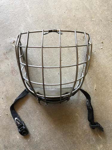 New Large Reebok 11K Cage