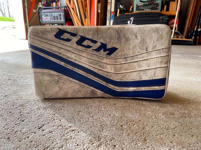 CCM Premier R1.9 Senior Blocker