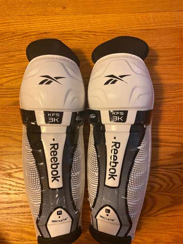 Used Reebok 3K  Shin Pads 14”!!!!