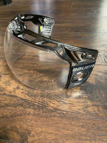 Used Senior Bauer 3 Point Visor