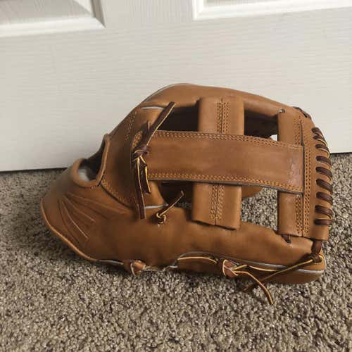 New without Tags Easton Small Batch 12”