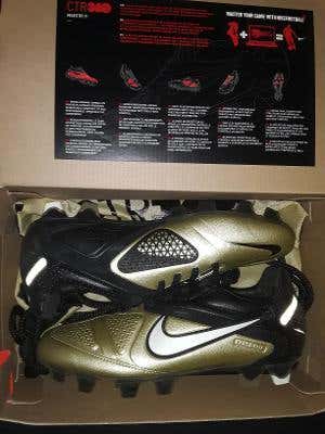 Black New Unisex 6.0 (Women's 7.0) Molded Cleats Nike Cleats