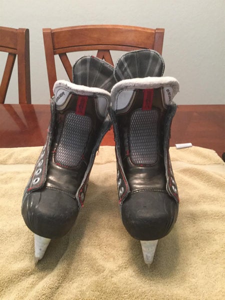 Used Bauer Vapor X100 Size 2.5 Hockey Skates