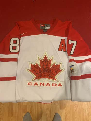 White Unisex Large Nike Jersey