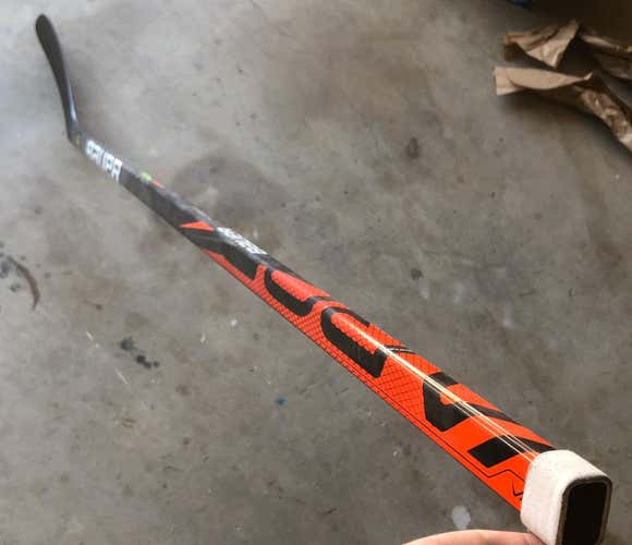 Right Handed Bauer Vapor FlyLite P14 70 Flex Hockey Stick