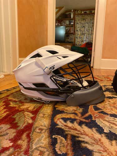 Lightly Used White Cascade S Goalie Helmet!!!!