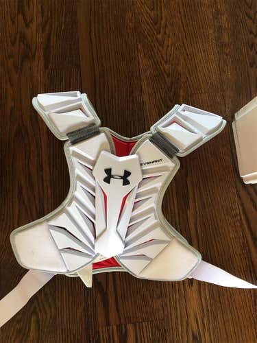 LIKE NEW Large Under Armour Revenant Shoulder Pads
