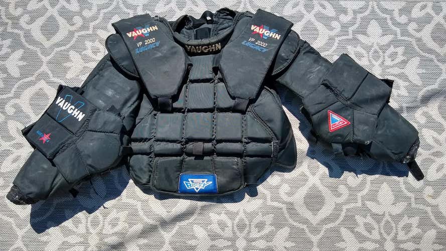Senior Used Large Vaughn VP 2000 Legacy Goalie Chest Protector