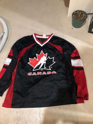 Medium Black Team Canada Jersey