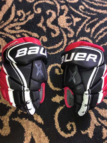 Black And Red Bauer Vapor X900 Lite 13"  Gloves