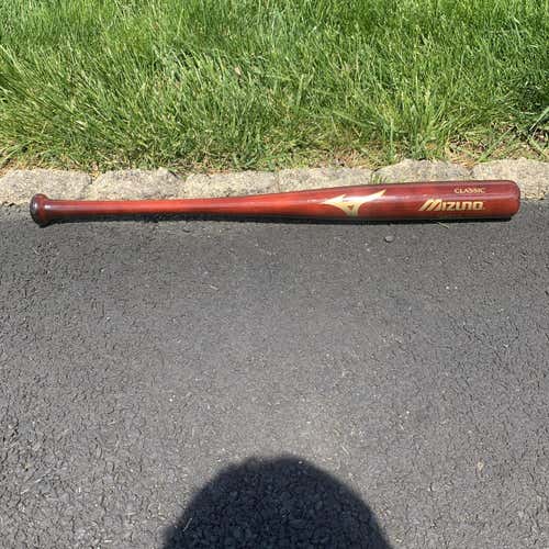 Used  Wood Maple (-10) 18 oz 28" Bat