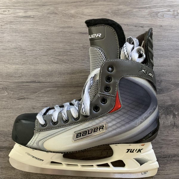 New Bauer Vapor X40R EE (Extra Wide) Size 10.5 Hockey Skates