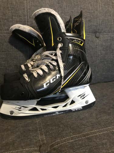 CCM Supertacks AS1 Sr. Skates 6.5D