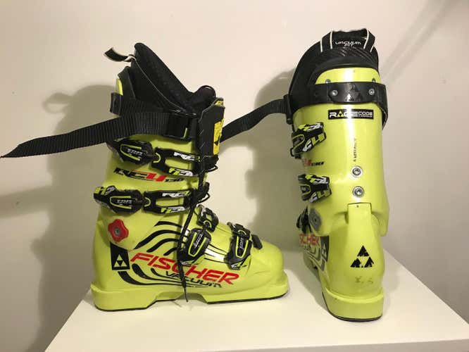 Used Fischer Ski Boots 120-130 Flex