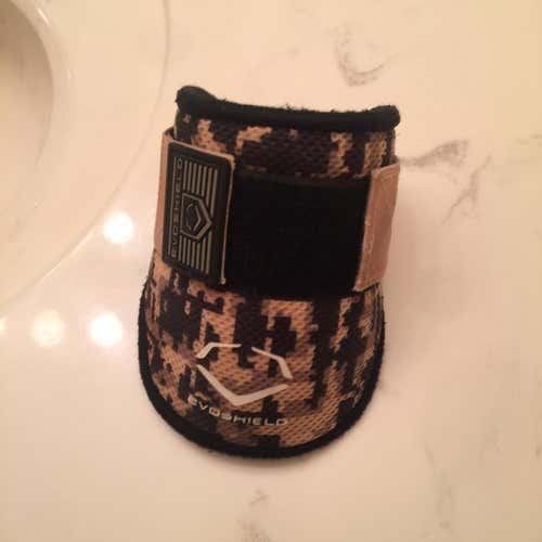 EvoShield Elbow Guard Elbow Protection Digital Camo