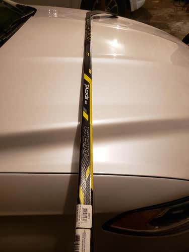 New Intermediate CCM Left Handed Super Tacks 2.0 Hockey Stick Mid