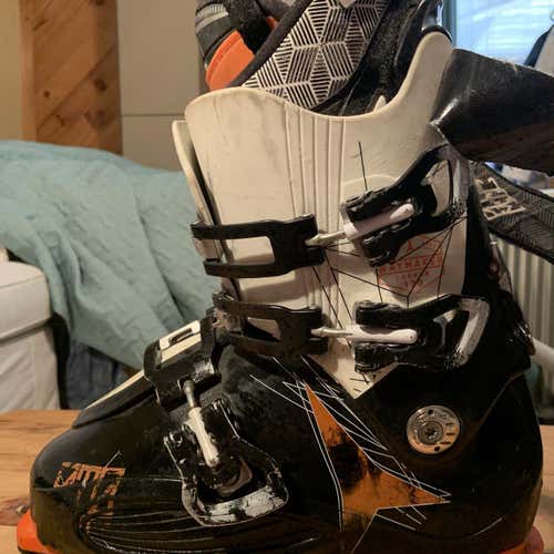 Used Atomic Waymaker > 130 Flex Ski Boots
