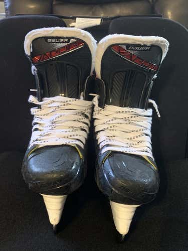 Senior Used Bauer Vapor 2X Hockey Skates EE (Extra Wide) Size 6.5