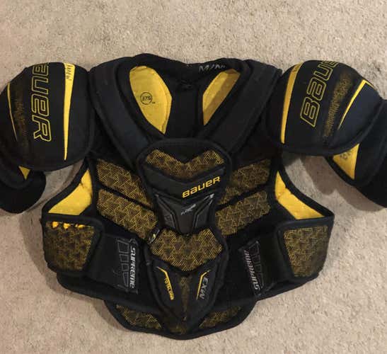 Used Medium Bauer Supreme TotalOne MX3 Shoulder Pads