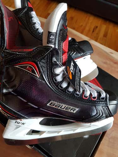 New Bauer Vapor 1X Skates Size 4.5