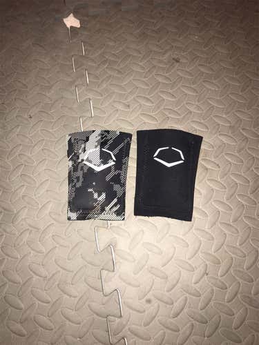 2 EvoShield Wrist Guards