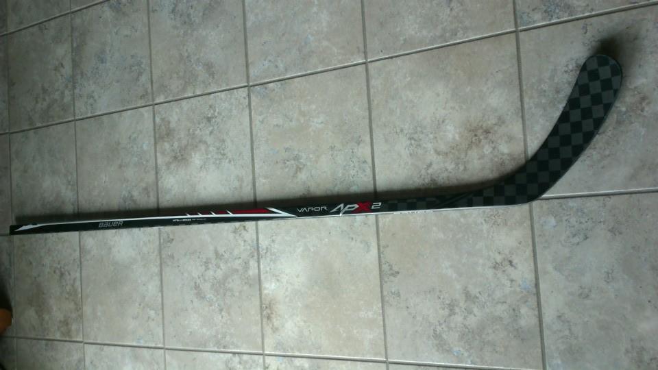 New Bauer Left Handed Vapor APX2 Hockey Stick Mid Pro Stock