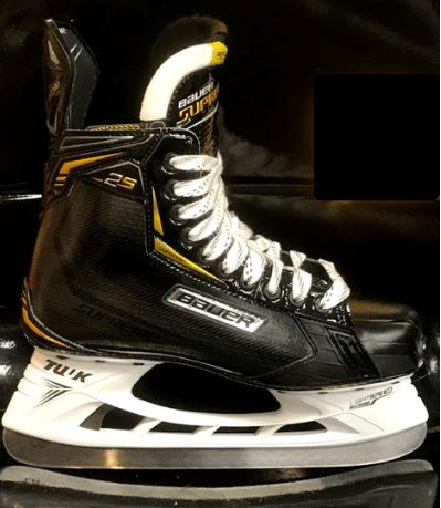 Senior New Bauer Supreme 2S Hockey Skates EE (Extra Wide) Size 9.5