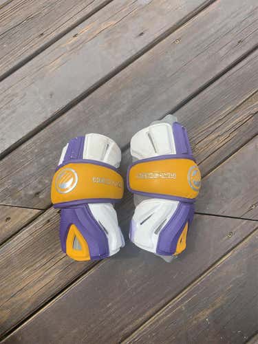 Used Large Maverik Rome RX3 Arm Pads