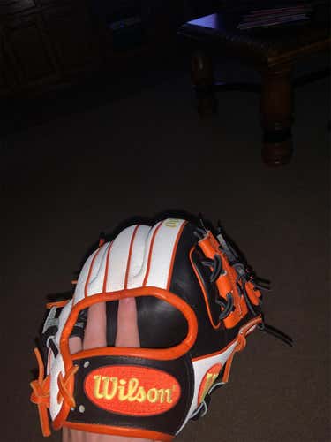 Black New Infield A2000 11.5" Baseball Glove