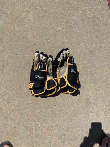 Yellow Used Senior Bauer Nexus 800 Gloves 14"