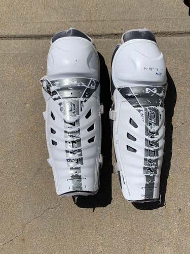 Used Senior Bauer Nexus 600 Shin Pads