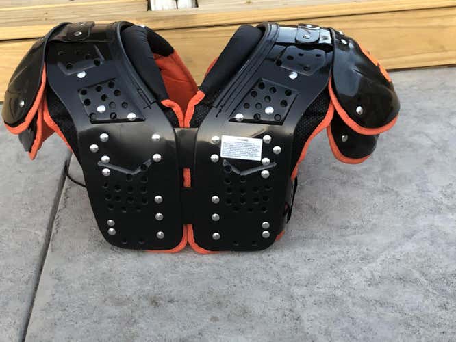 Used Medium Schutt Mid flex 3.0 Shoulder Pads