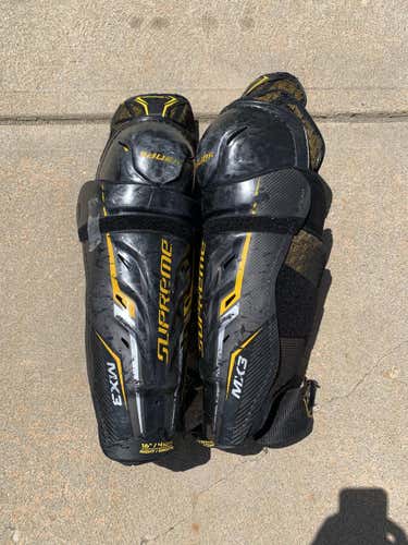 Used Senior Bauer Supreme TotalOne MX3 Shin Pads