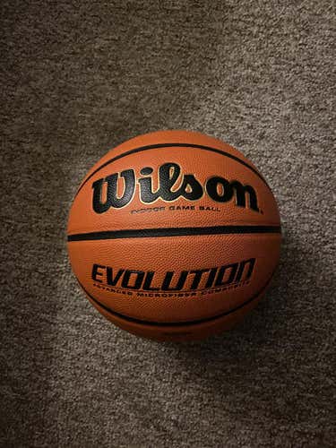 Wilson Evolution Basketball 29.5 (Barely Used!)