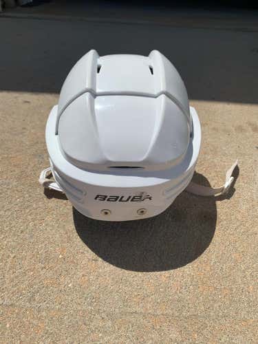 White Used Large Bauer Re-Akt 75 Helmet