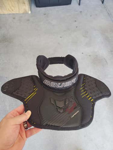 Bauer supreme neckguard