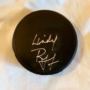 AUTOGRAPHED: LINDY RUFF Hockey Puck