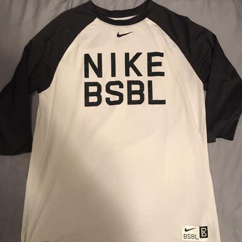 Nike Baseball 3/4 Sleeve Shirt (Large)