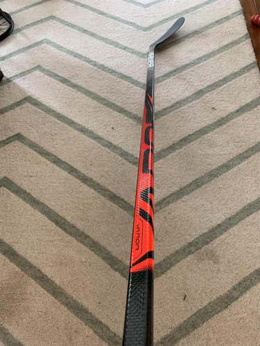 New Right Handed Vapor FlyLite Toe Pro Stock Hockey Stick