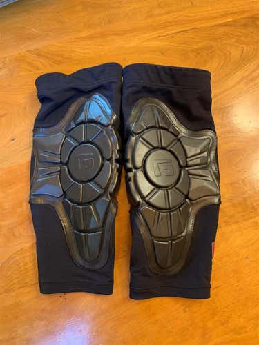 Used G-Form Elbow Pads Large