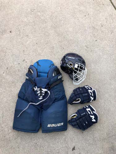 Blue Used Medium Bauer Re-Akt  Helmet
