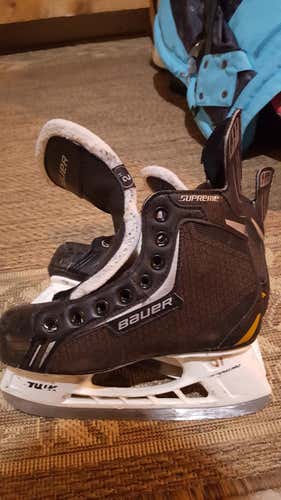 Used Youth Bauer Supreme One.4 Hockey Skates D&R (Regular) Size 2