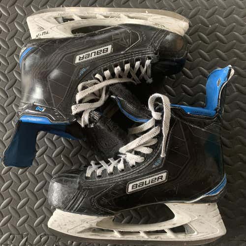 Used Bauer Nexus 1N D&R (Regular) Size 10.5 Hockey Skates