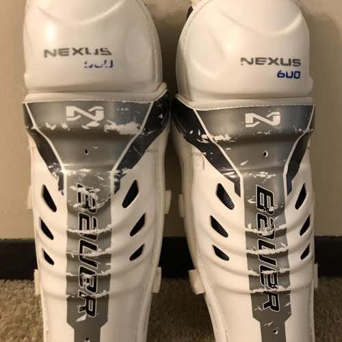 Junior Bauer Nexus 600 Shin Pads