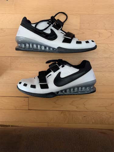 Barely Used Nike Weightlifting Shoes