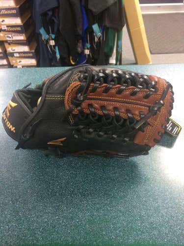 Easton Rival Series Baseball Glove - RHT - 11.5" - BRAND NEW!