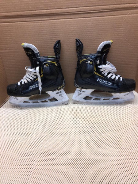 Used Bauer Supreme 2S D&R (Regular) Size 8.5 Hockey Skates