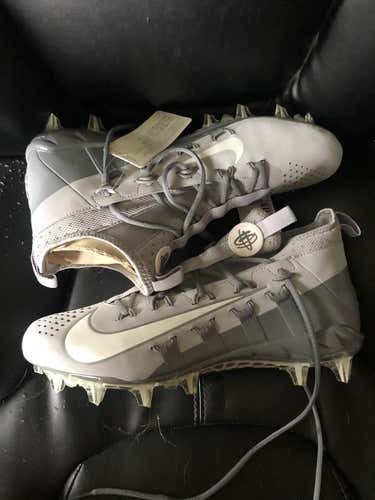 Brand New Huarache 6 cleats Size 12