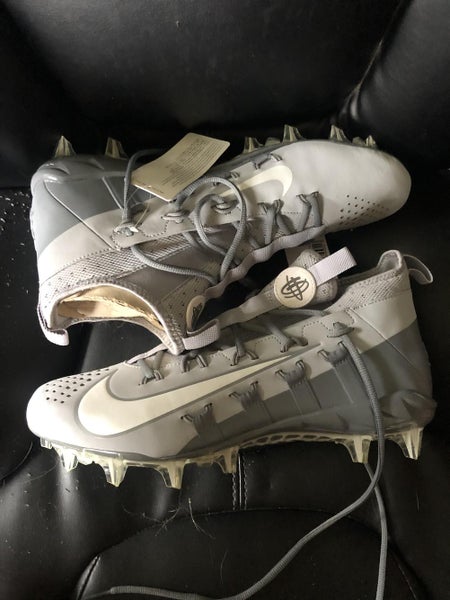 Brand New Huarache 6 cleats Size 12