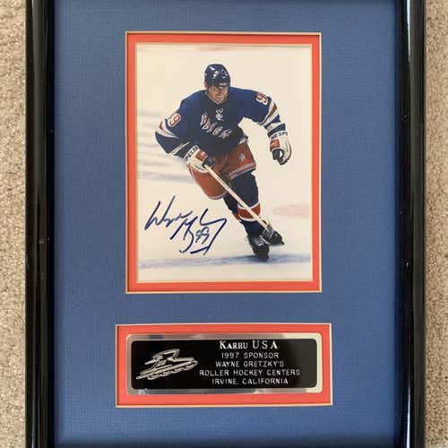 Wayne Gretzky-Roller Hockey Center- COA signed Picture